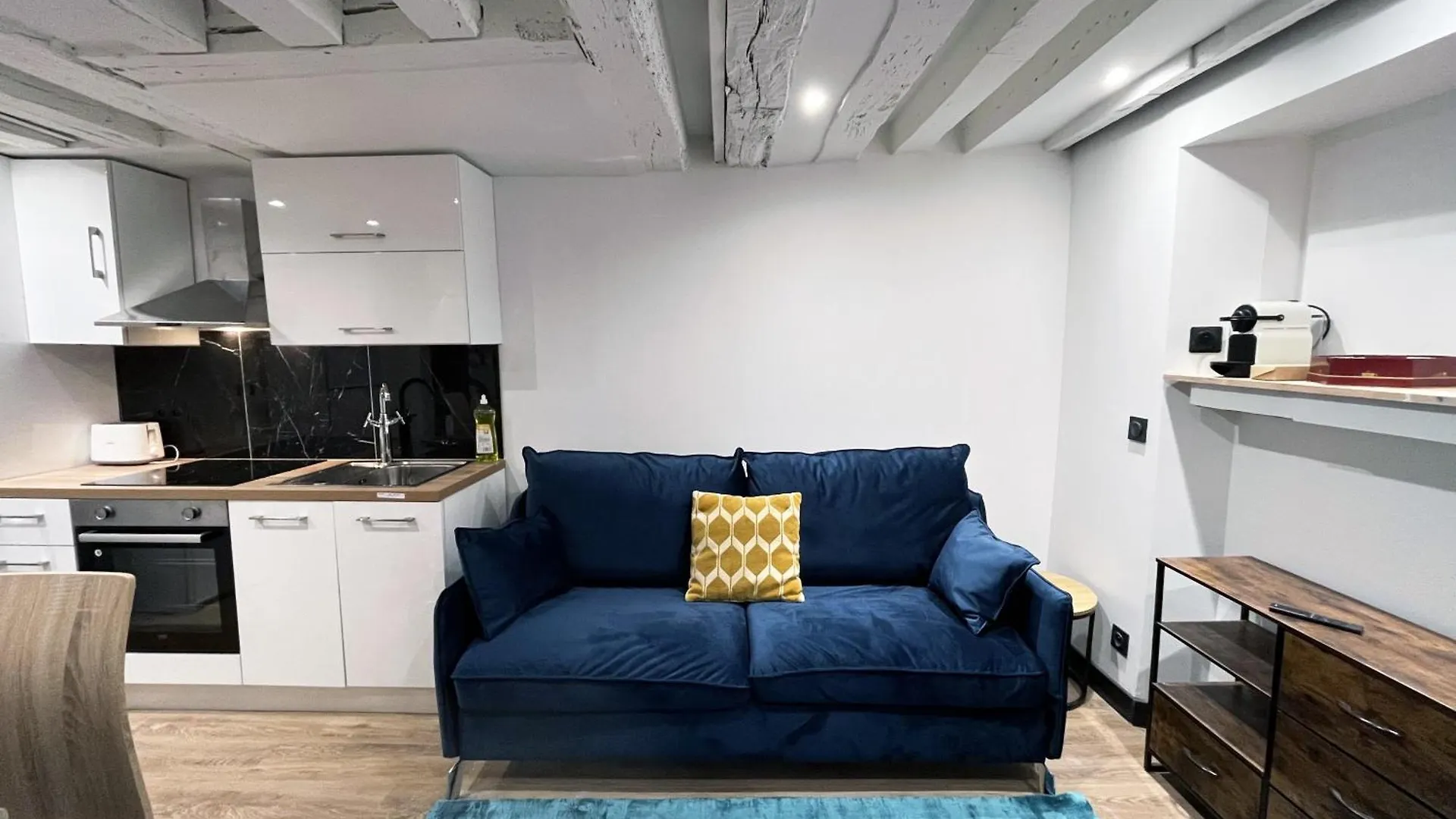 Urban Flat 174 - Vuitton St Denis Apartment Paris